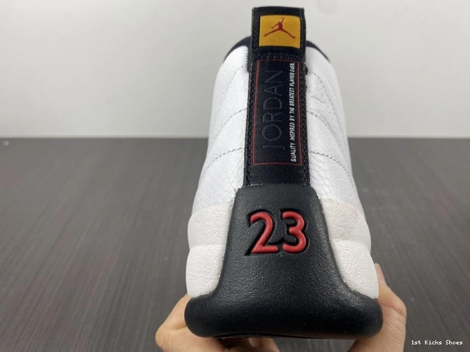 1st Kicks (2013) Taxi Retro 130690-125 Jordan 12 0813
